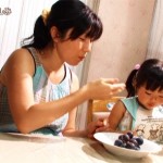 ブドウ（巨峰）を食べて、種採取！