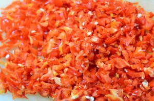 なるべく細かく、みじん切りにします